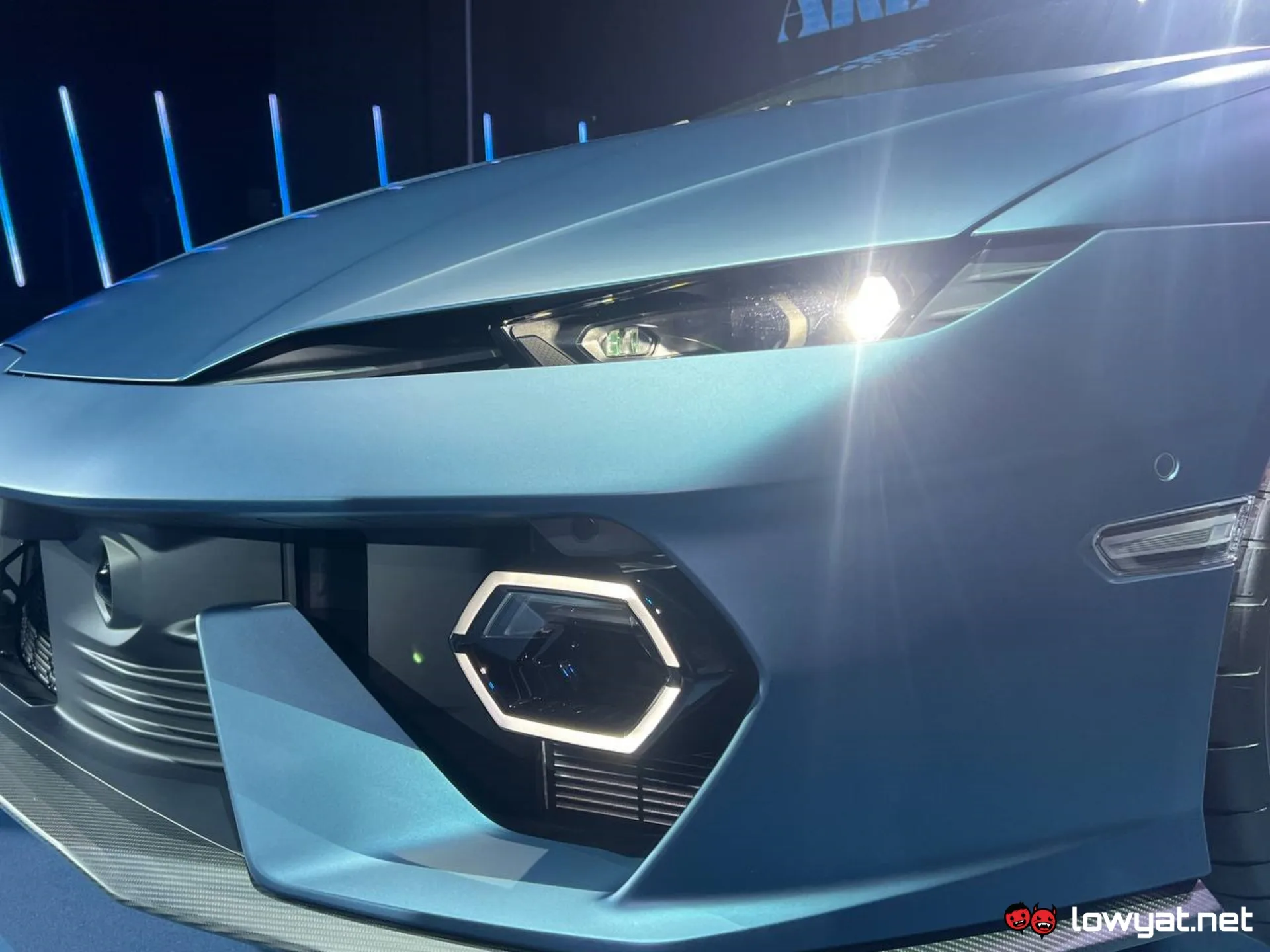 Headlights and DRL of the Temerario
