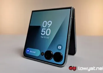 Samsung Galaxy Z Flip7 tent