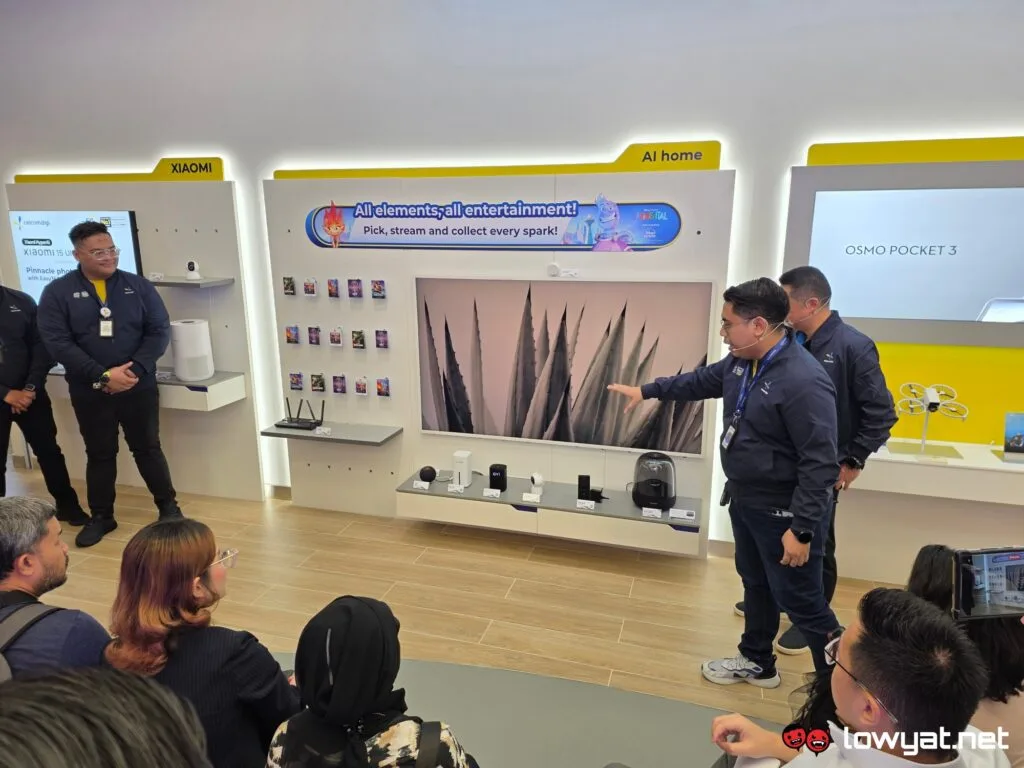 celcomdigi life stores the gardens sunway pyramid launch