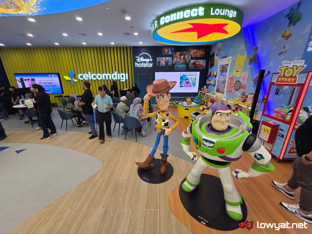 celcomdigi life stores the gardens sunway pyramid launch