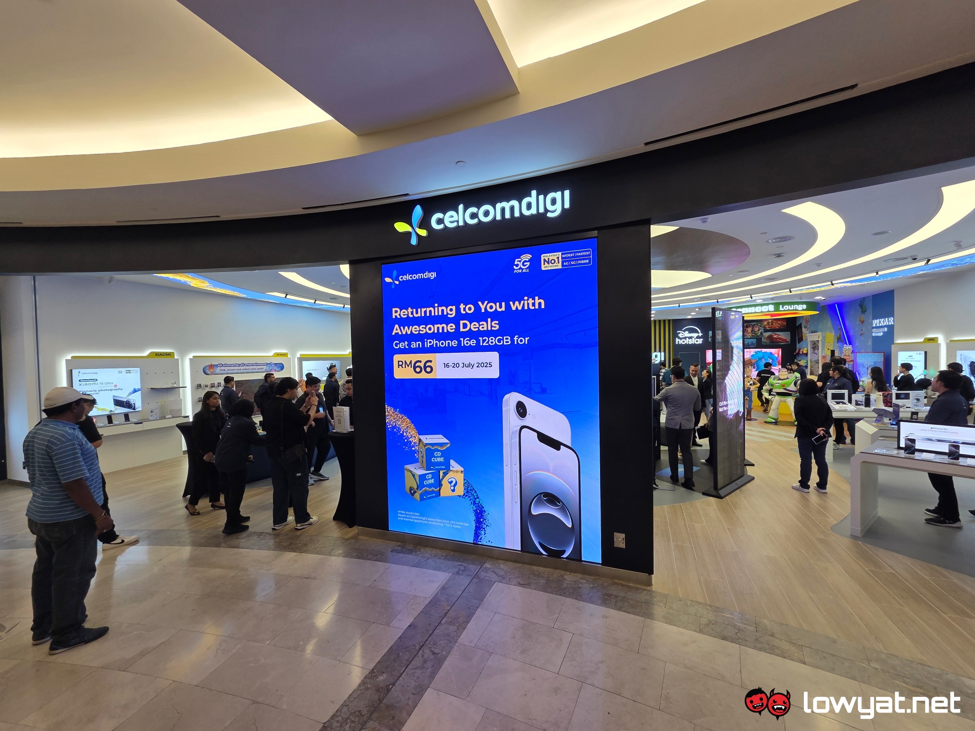 celcomdigi life stores the gardens sunway pyramid launch