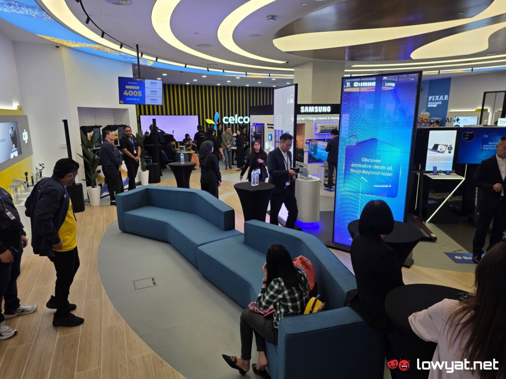 celcomdigi life stores the gardens sunway pyramid launch
