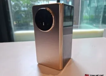 HONOR Magic V5