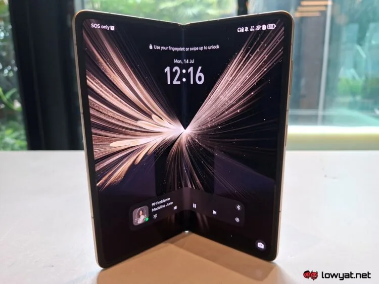 HONOR Magic V5