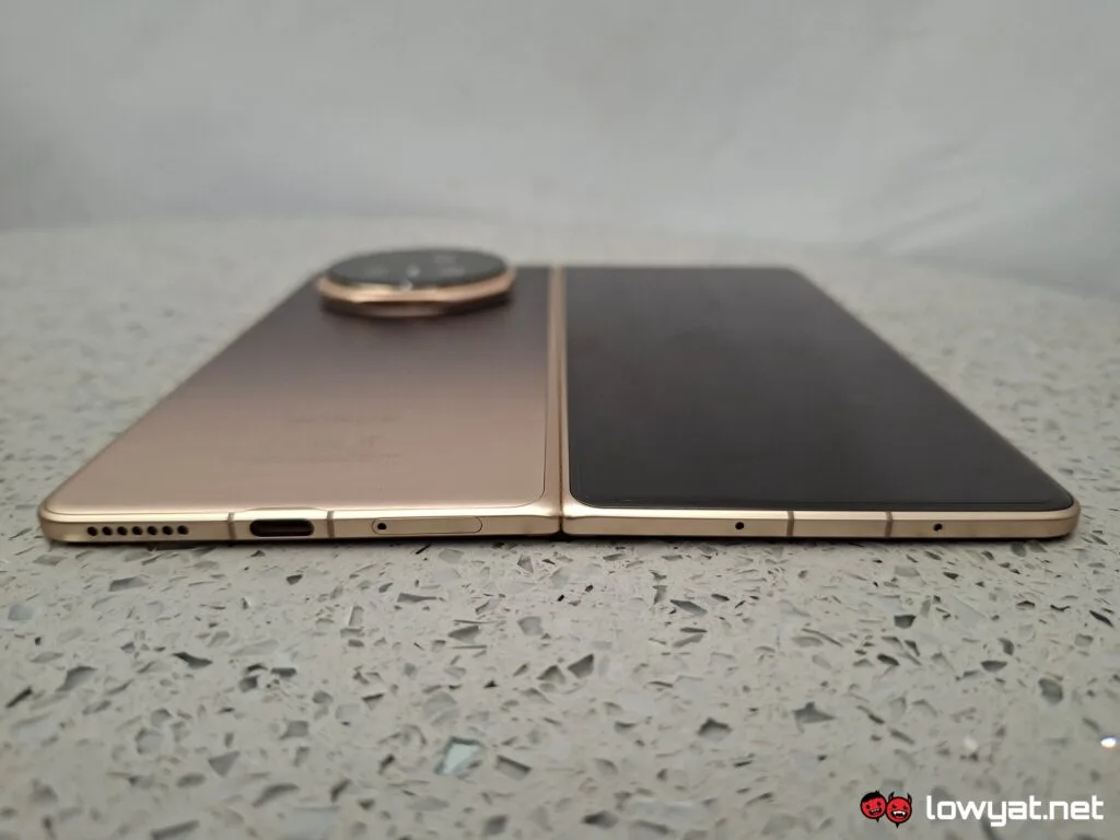 HONOR Magic V5