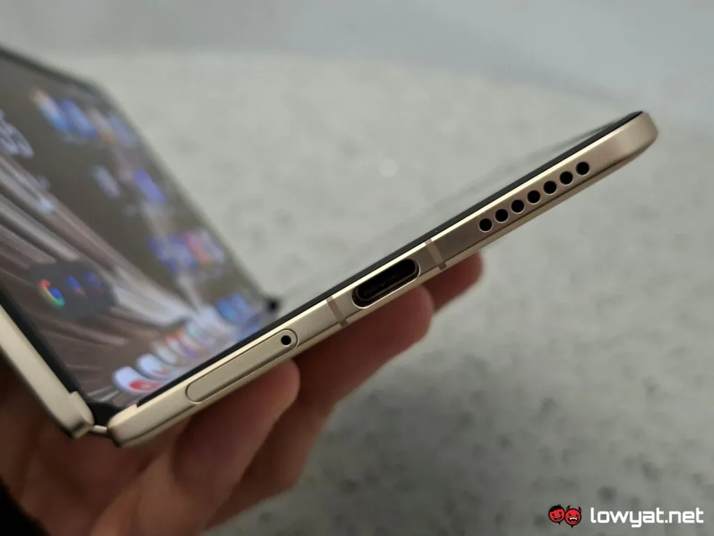 HONOR Magic V5