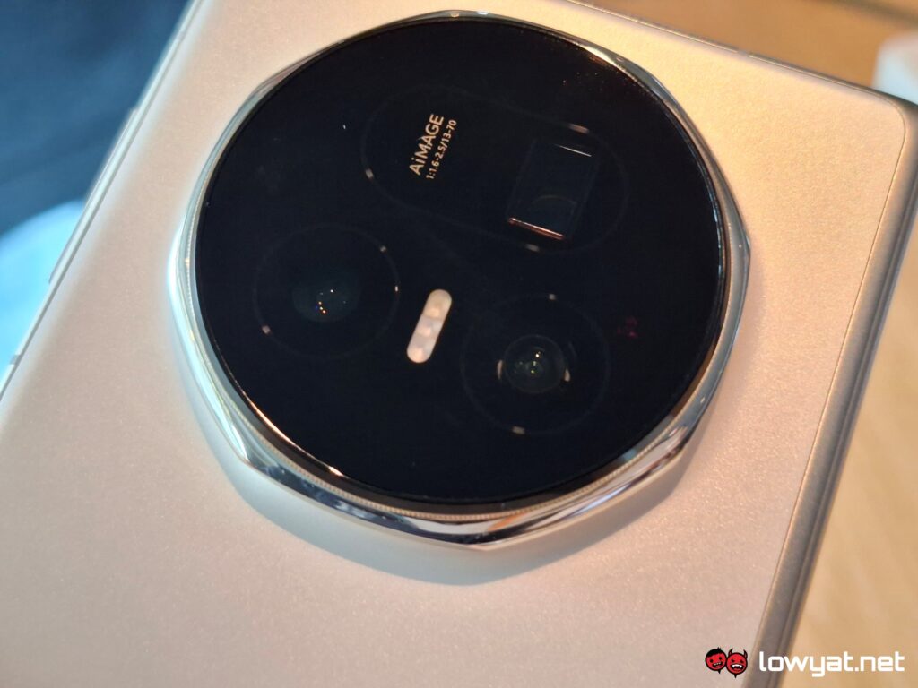 HONOR Magic V5