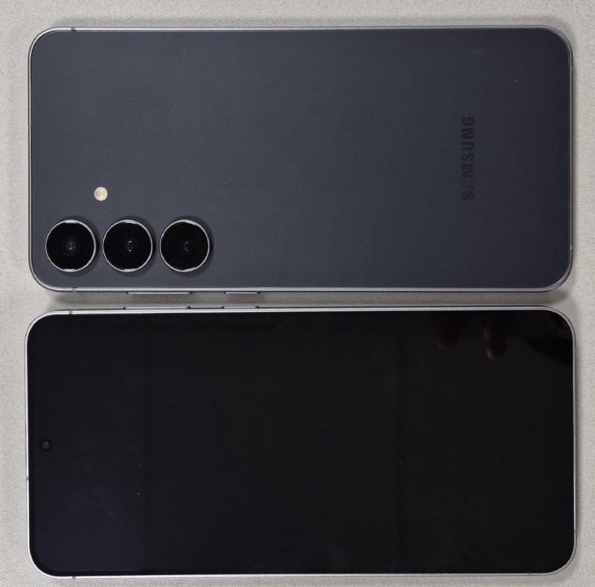Samsung Galaxy S25 FE live image