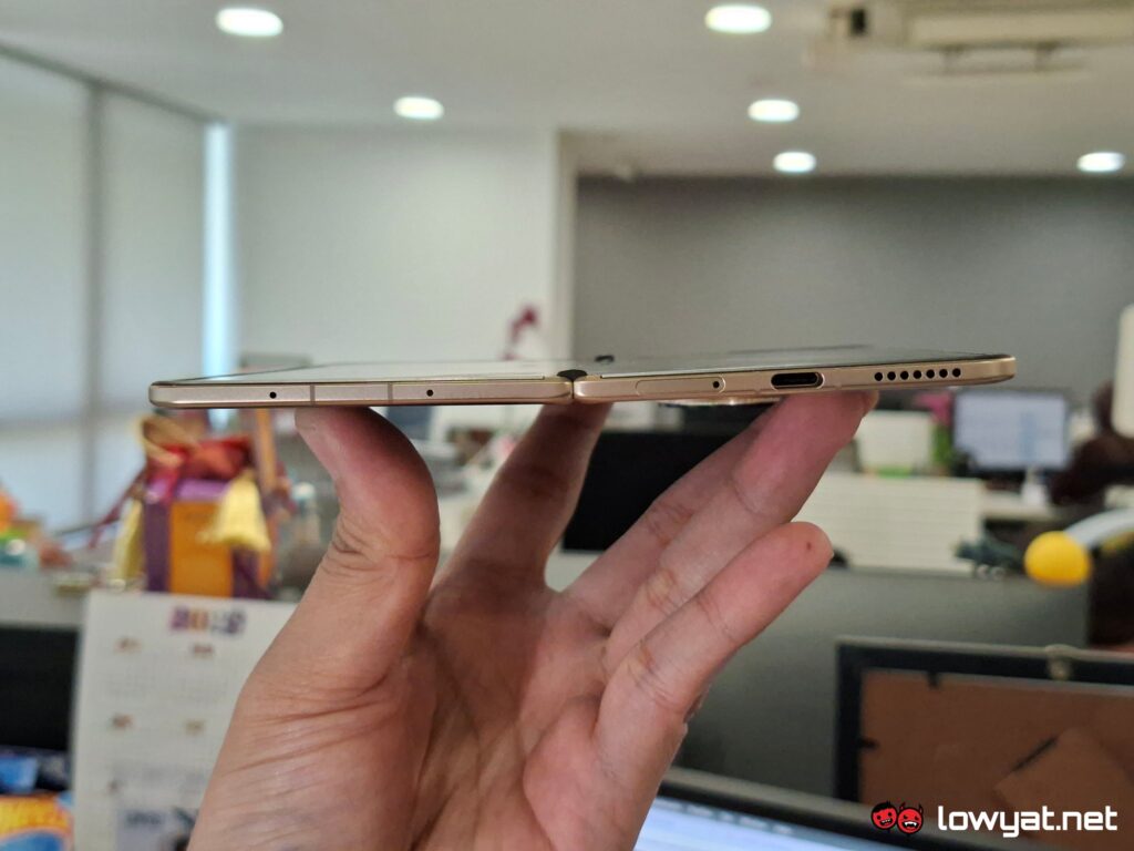 HONOR Magic V5