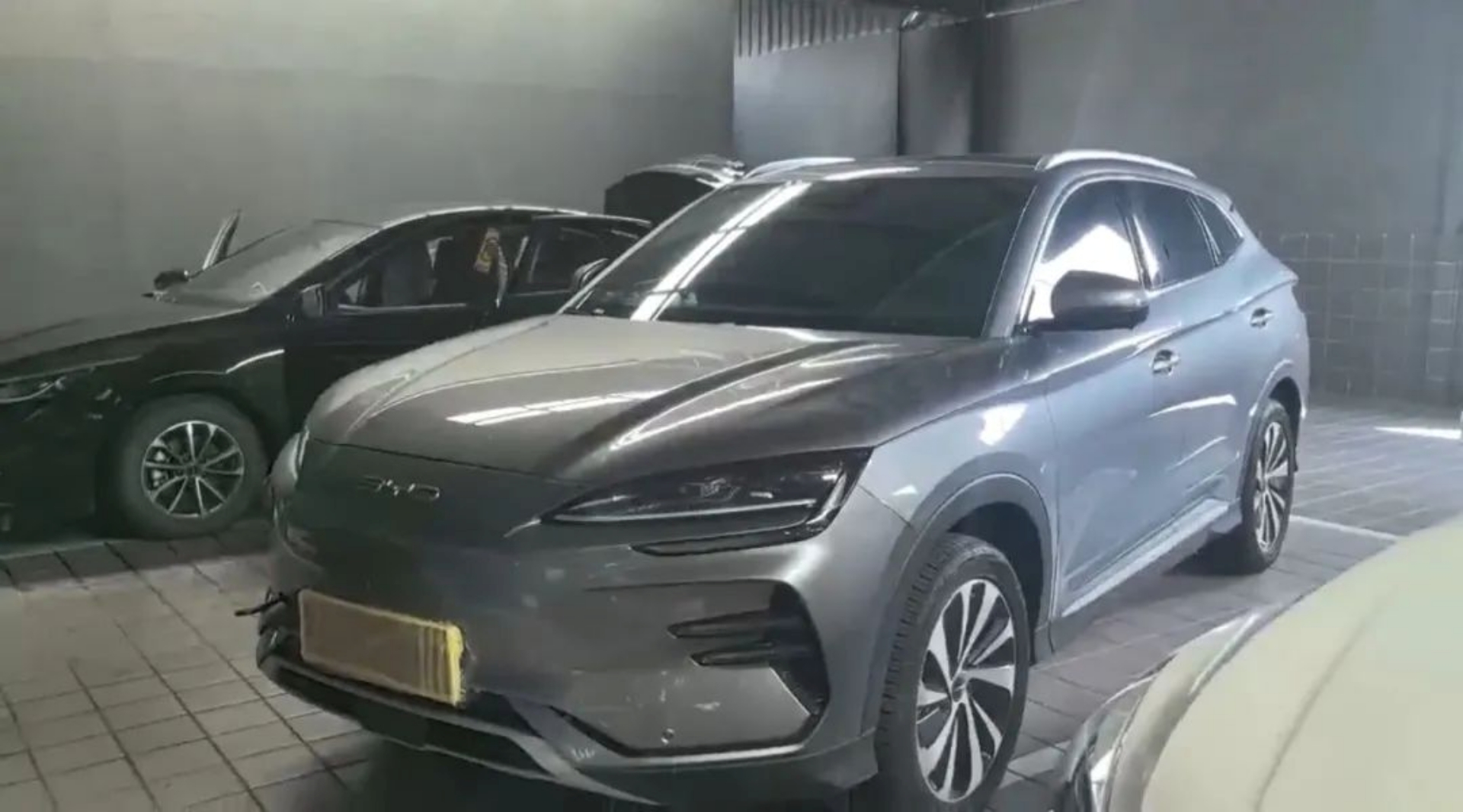 BYD Sealion 6 in service centre after struck by lighting