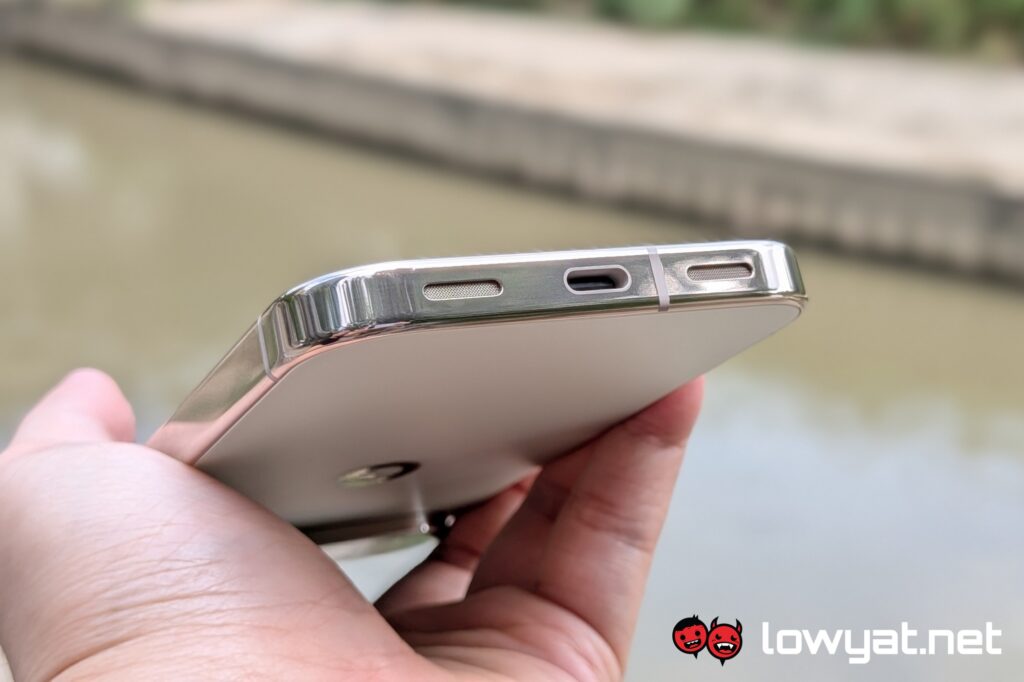 Google Pixel 10 Pro bottom
