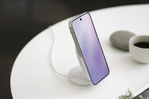 Google Pixelsnap Charger With Stand Lifestyle
