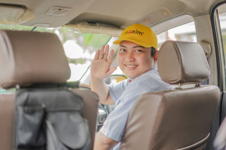 Maxim-App-e-hailing-1