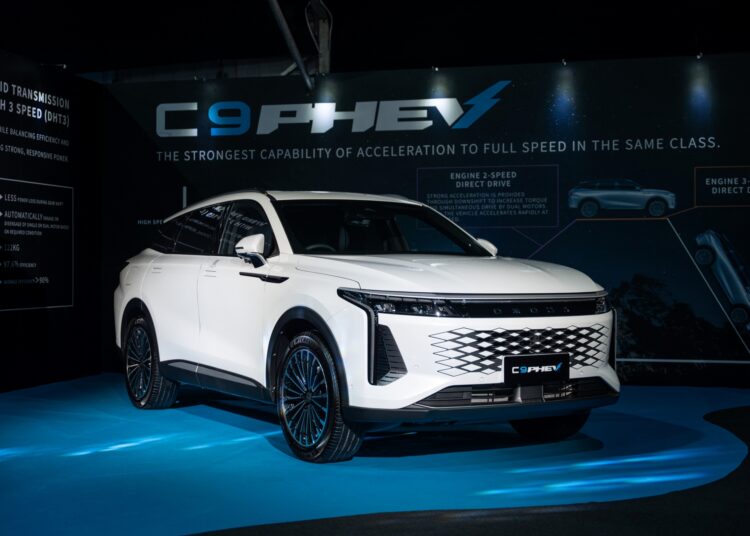 Omoda C9 PHEV