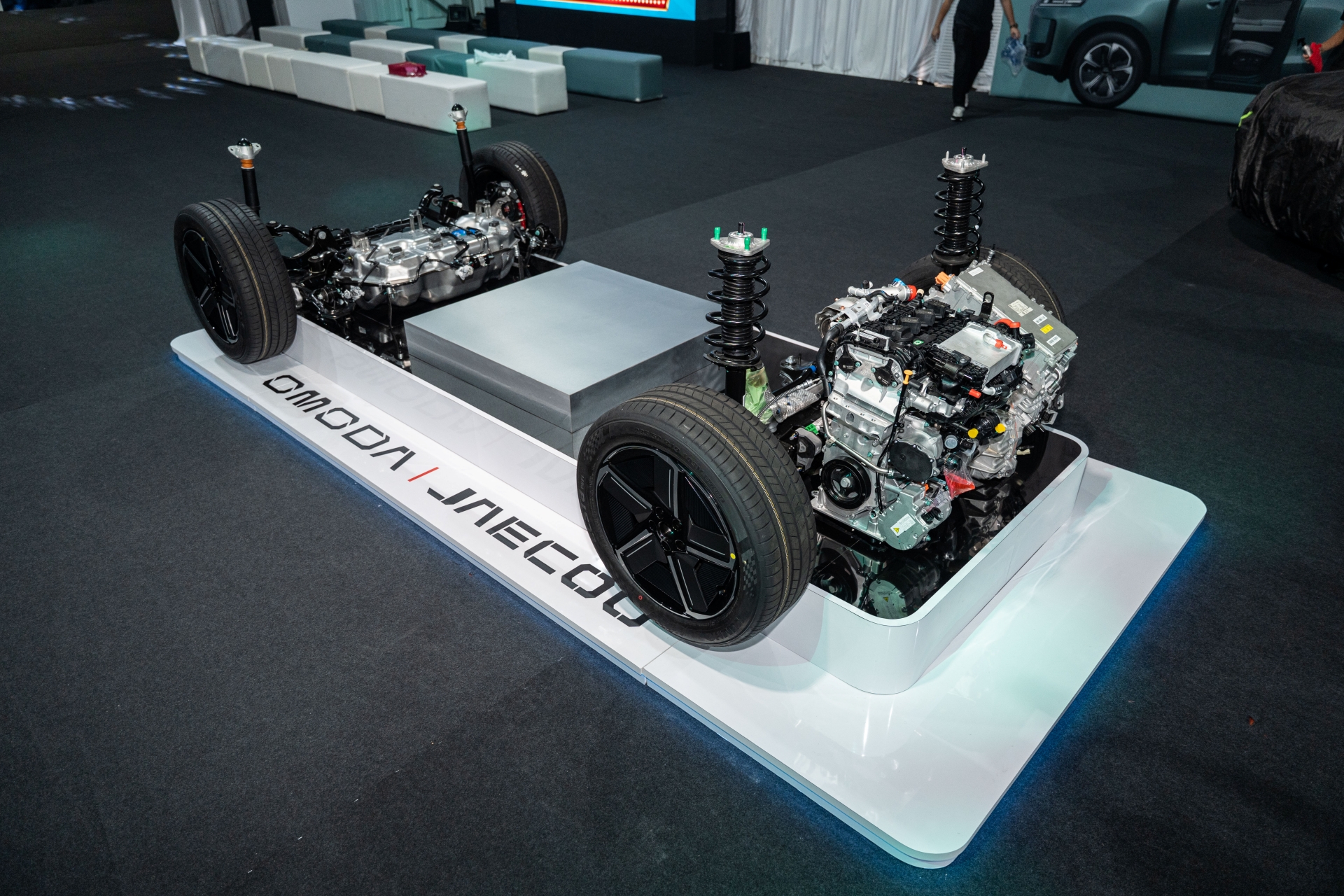 Omoda C9 PHEV