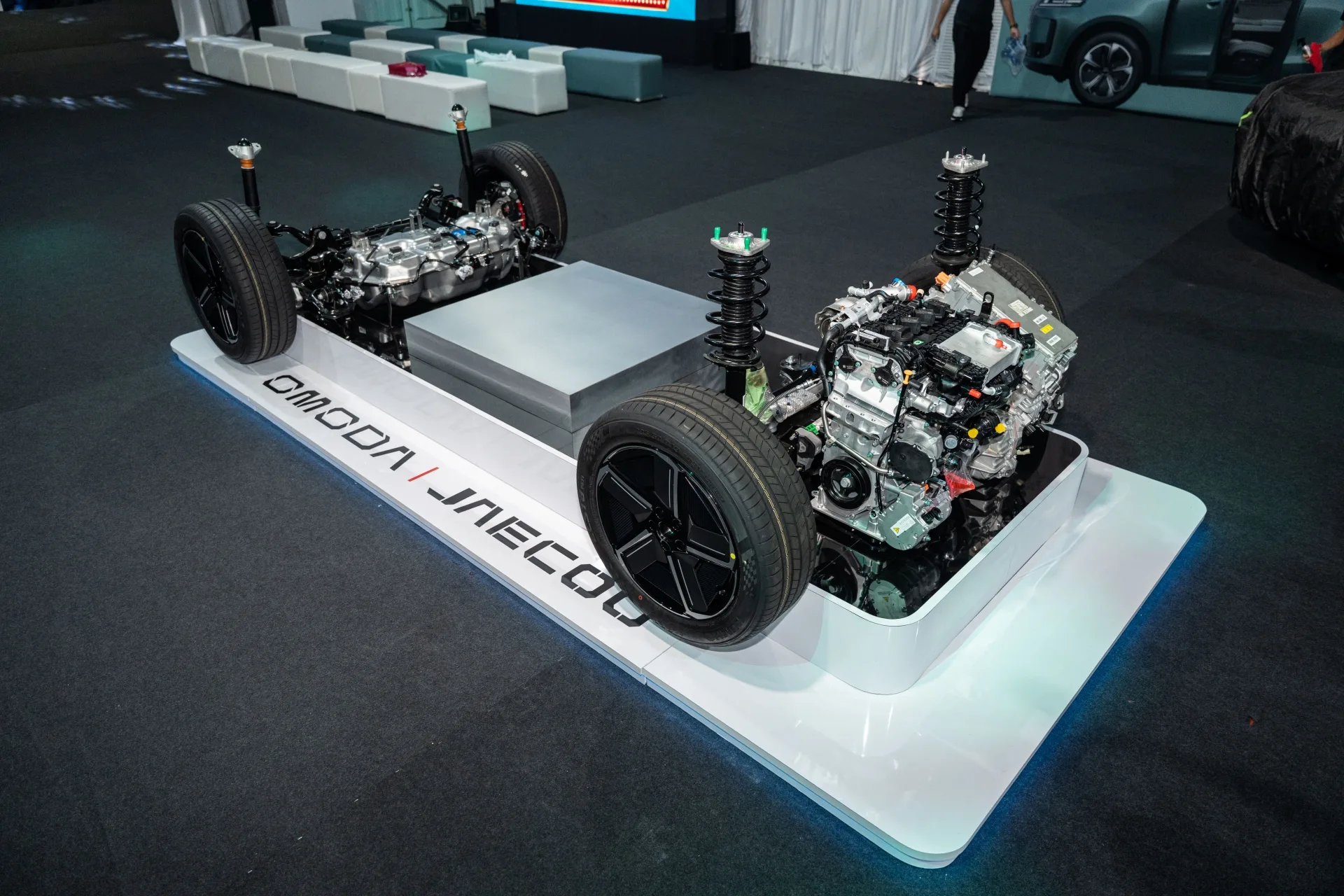 Omoda C9 PHEV