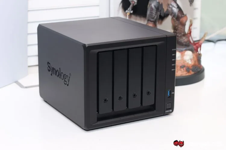 Synology-DiskStation-DS925+-1