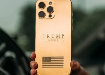 Trump Mobile T1 Phone photoshop 1
