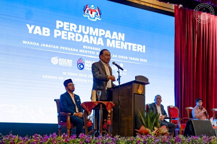 Anwar Ibrahim AI productivity paradox
