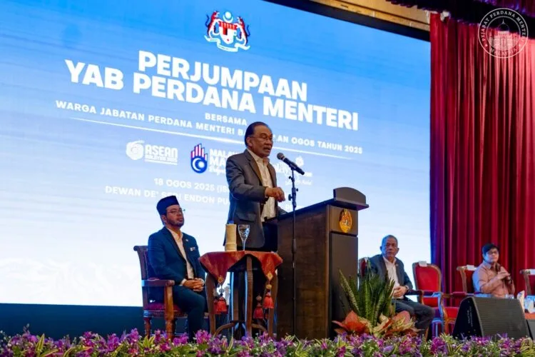 Anwar Ibrahim AI productivity paradox