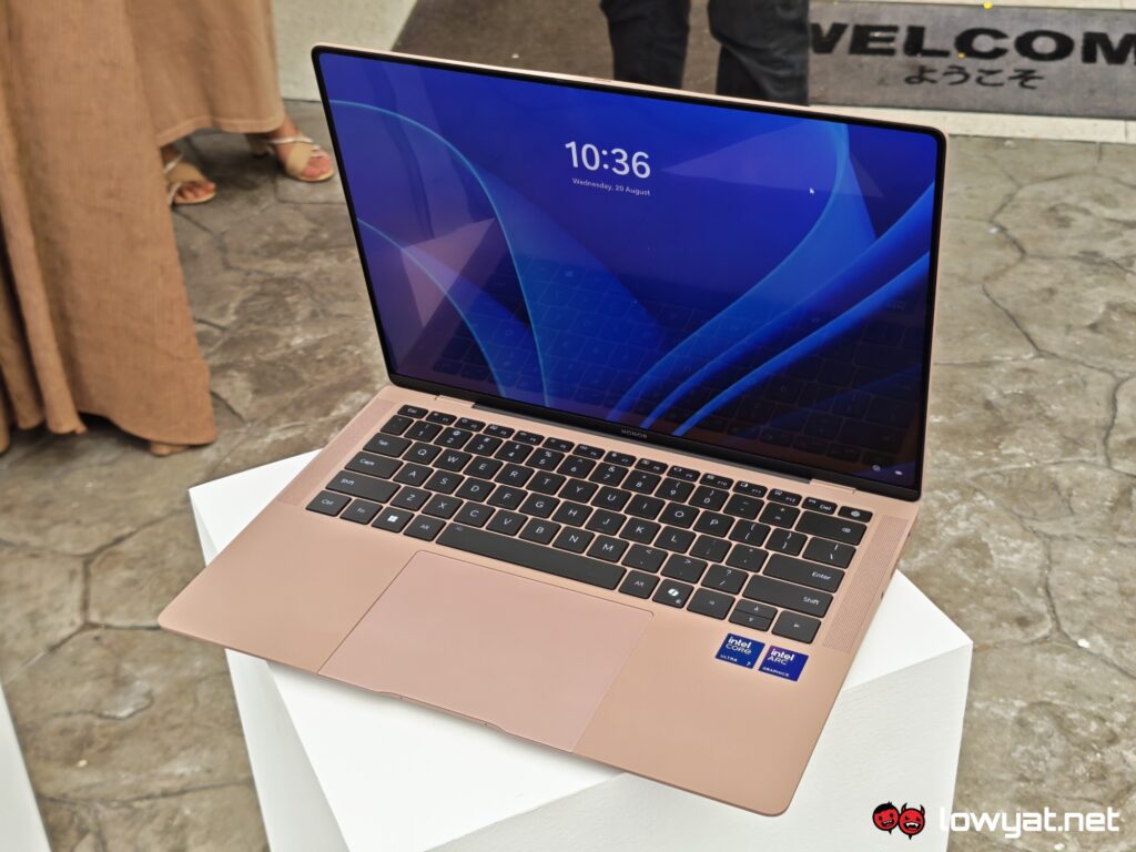HONOR MagicBook Art 14 2025