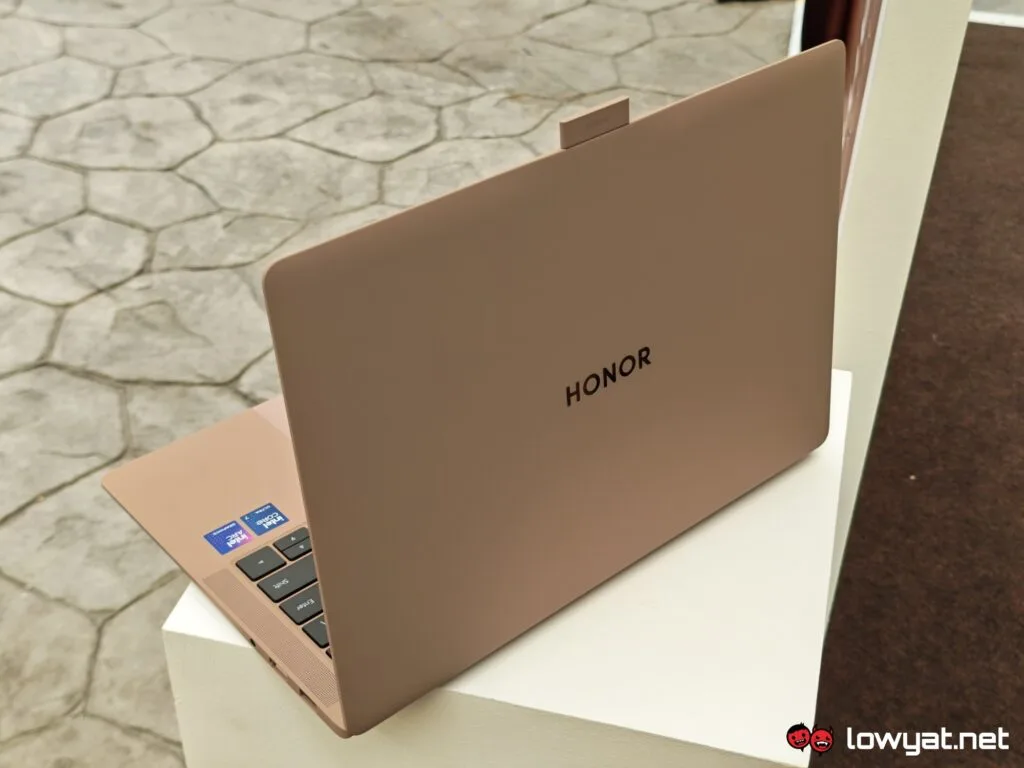 HONOR MagicBook Art 14 2025