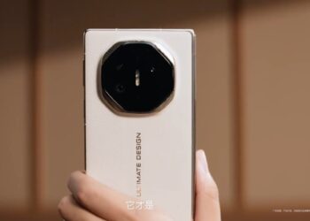 Huawei Mate XTs