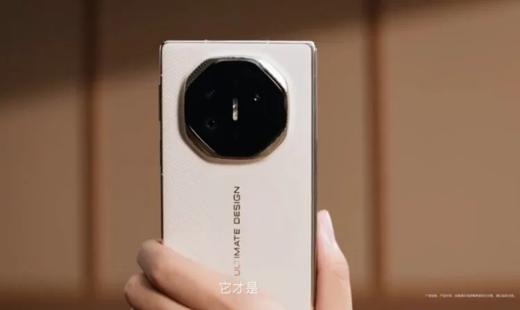 Huawei Mate XTs