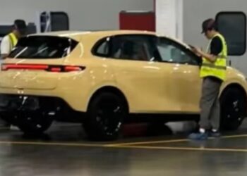 leapmotor b10 leak