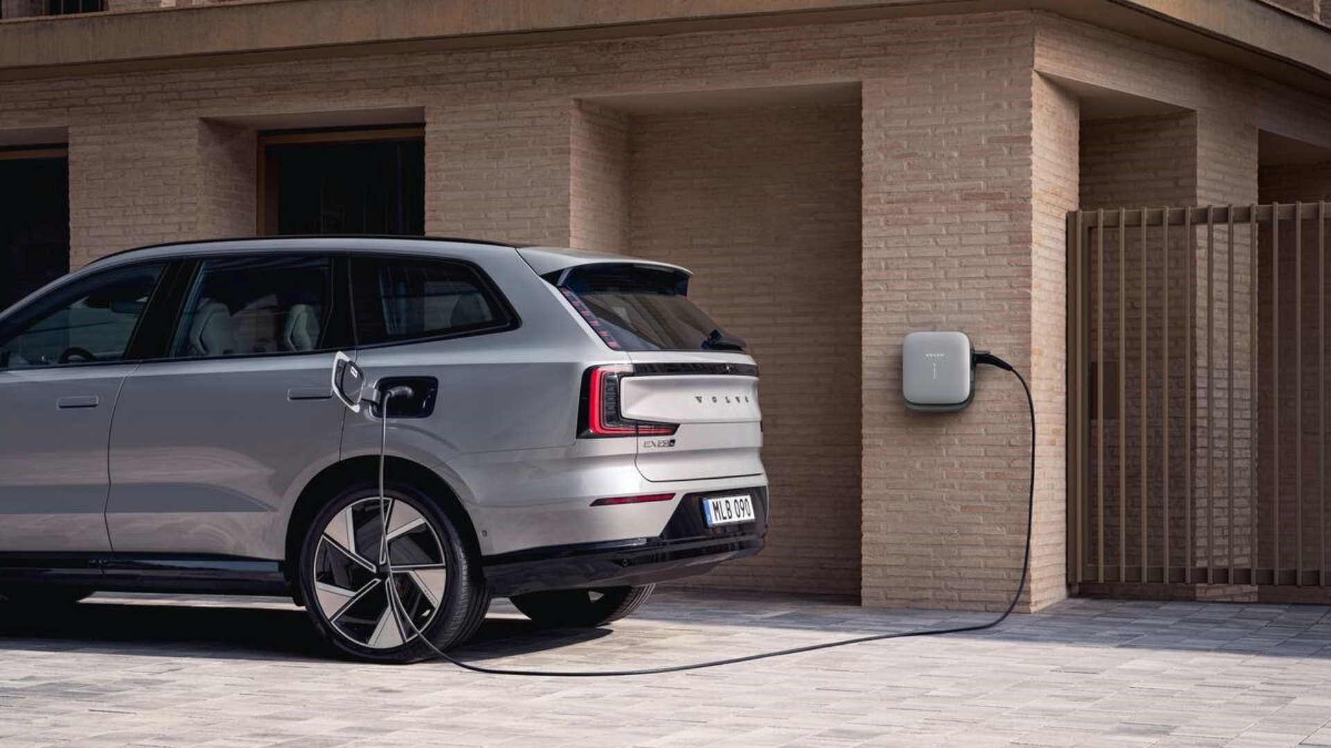 2026 Volvo EX90