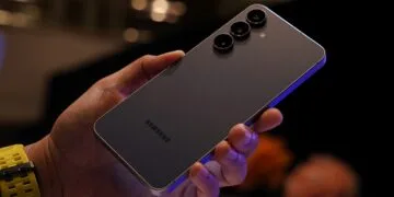 Samsung Galaxy S25 FE back