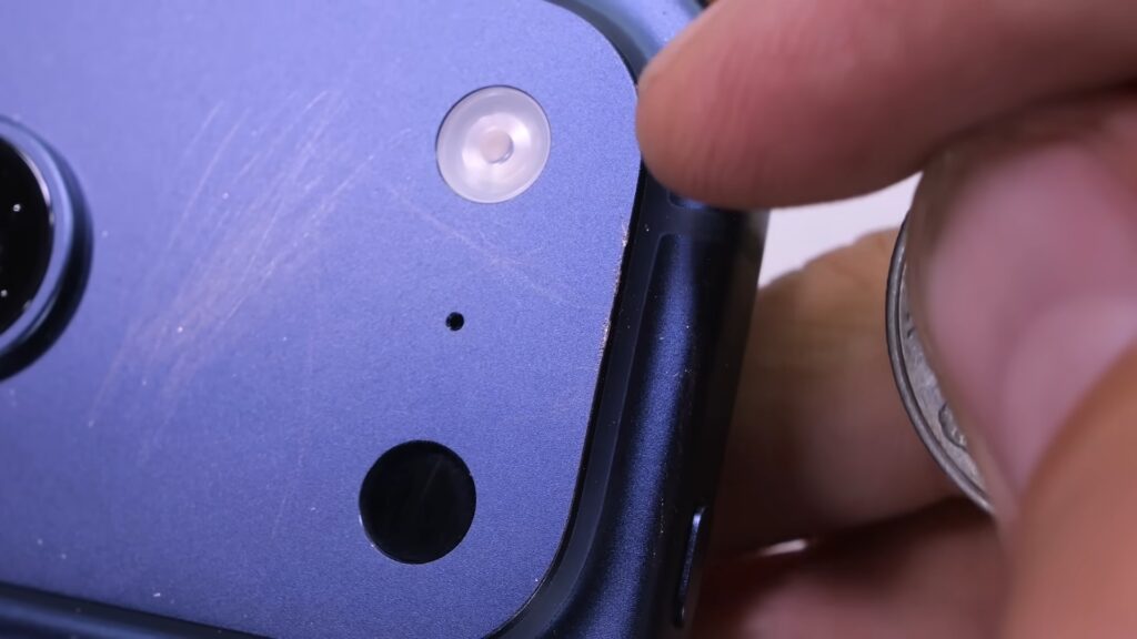 iPhone 17 Pro paint chipping