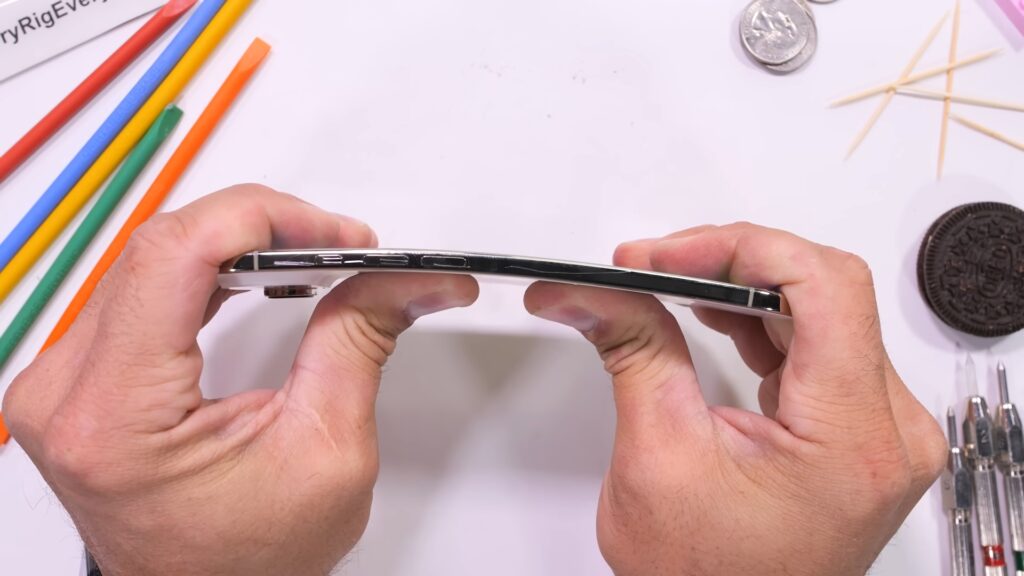 iPhone Air bend