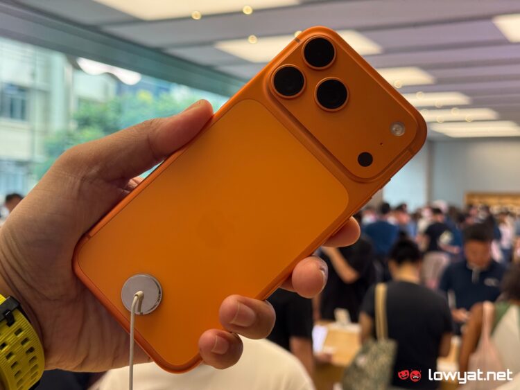 iphone 17 pro max hands on