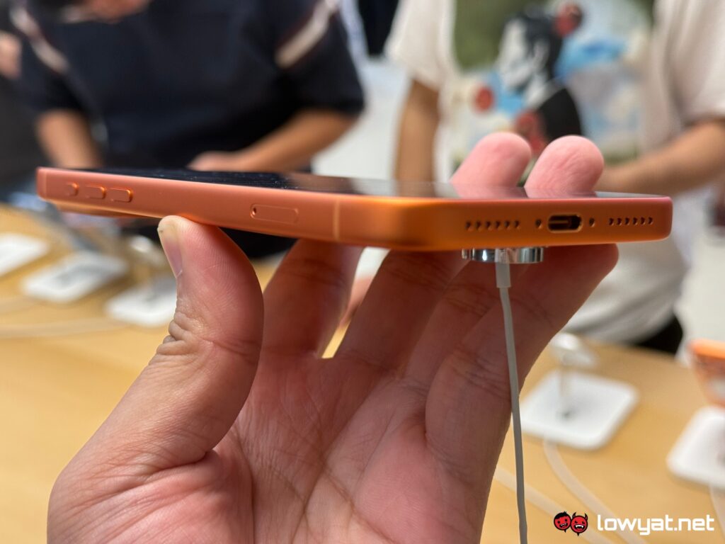 iphone 17 pro max hands on