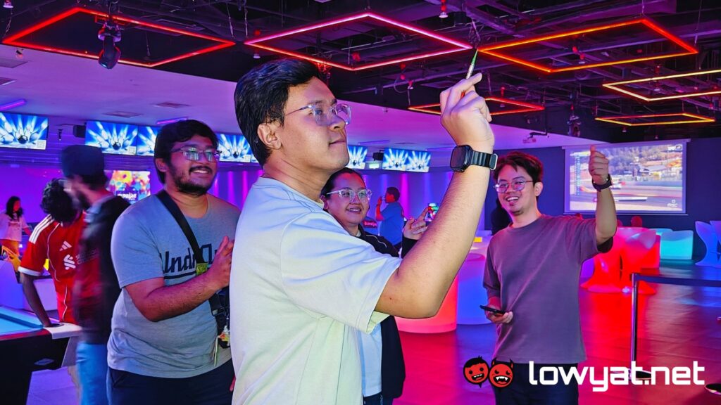realme 15 Pro 5G branded 3
