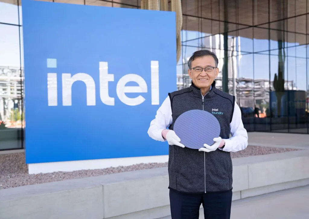 Intel CEO Eyes A Return To Memory; Hints At Memory-CPU Architecture 3 Intel-Lip-Bu-Tan-Fab-52-Panther-Lake-1