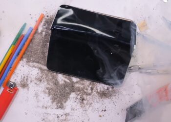 Jerryrigseverything-google-pixel-10-pro-fold-explosion-1
