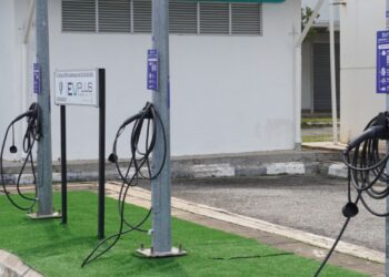 Lamp pole EV chargers