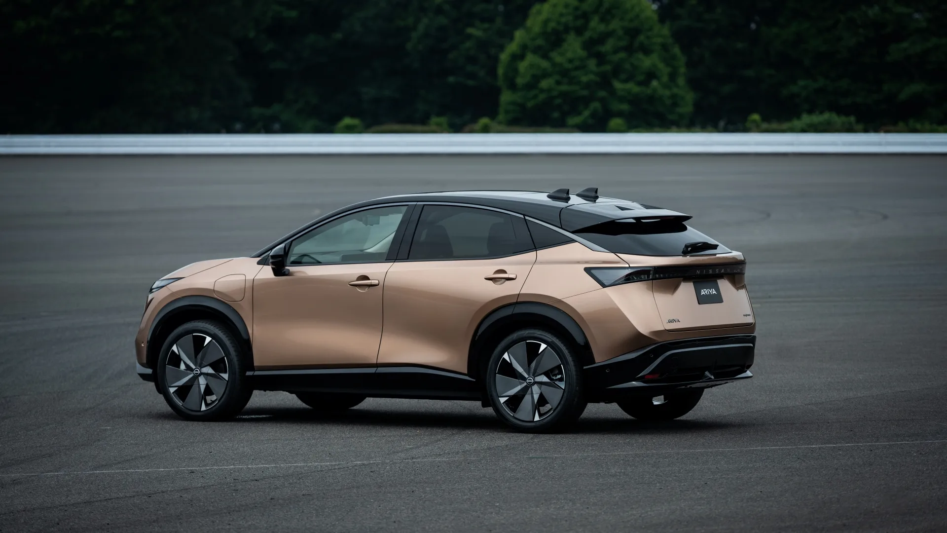 Pre-facelifted Nissan Ariya