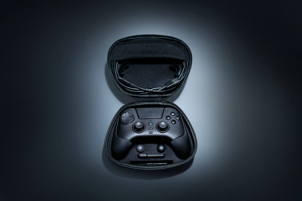 Razer Raiju V3 Pro w case