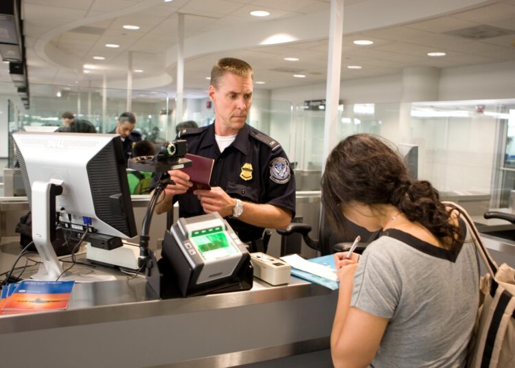 US Customs and Border Protection Agent Image