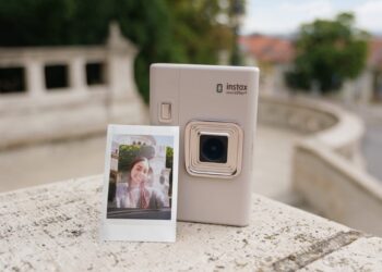 Fujifilm instax mini LiPlay+