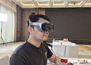 vivo Vision worn