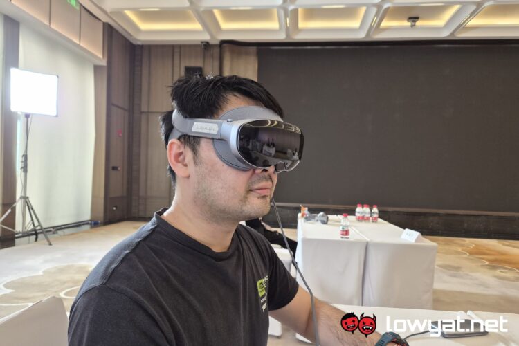 vivo Vision worn