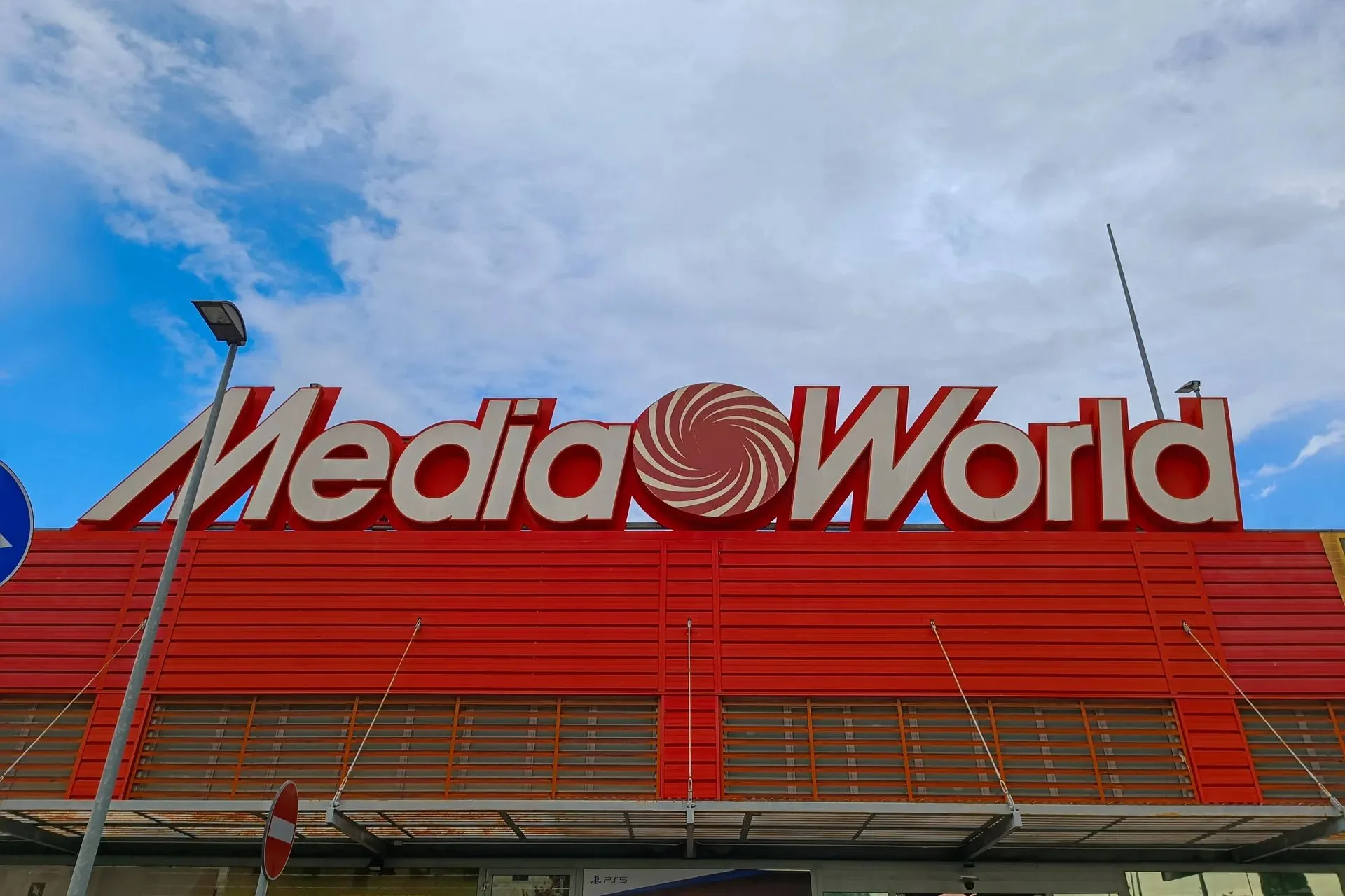 MediaWorld-iPad-Air-cock-up-1