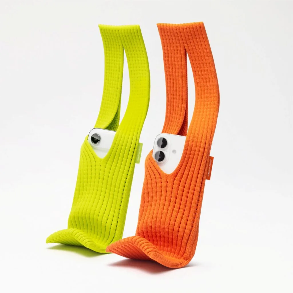 Apple Issey Miyake iPhone Pocket
