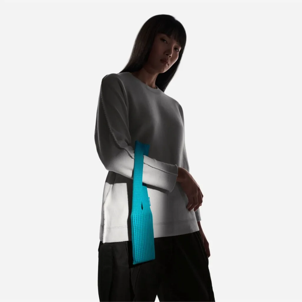 Apple Issey Miyake iPhone Pocket