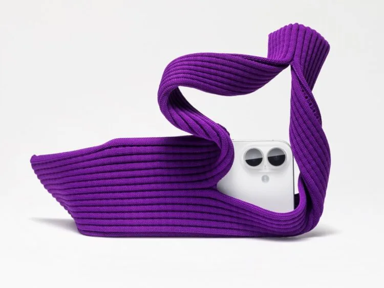 Apple Issey Miyake iPhone Pocket