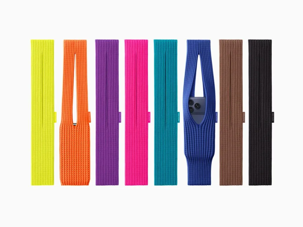 Apple Issey Miyake iPhone Pocket